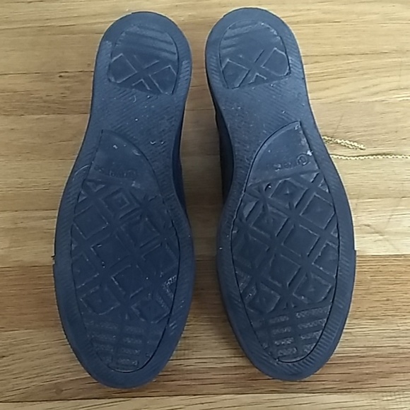 Converse Black Sneakers with Yellow Laces - Picture 4 of 6